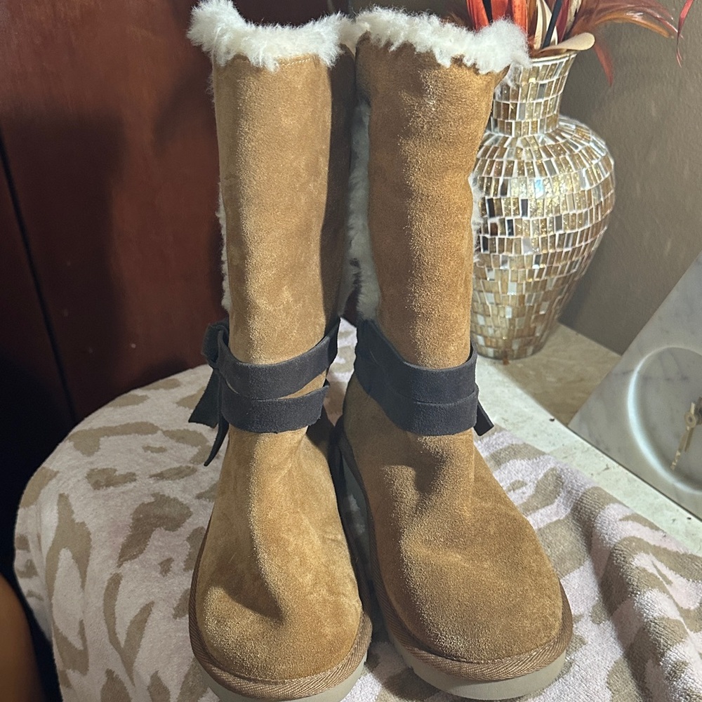 Koolaburra Brown Suede  Winter Boots by Ugg with Black Details